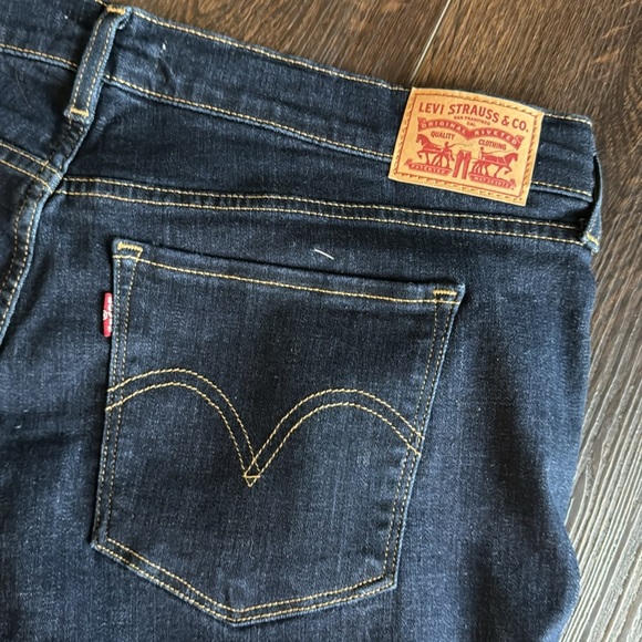 NWOT Levi's Dark Blue  Jeans Classic Straight - 18 - Picture 4 of 4